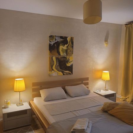 Sunflower Apartment Near Kiev Airport & Railway Station & Center City! Εξωτερικό φωτογραφία