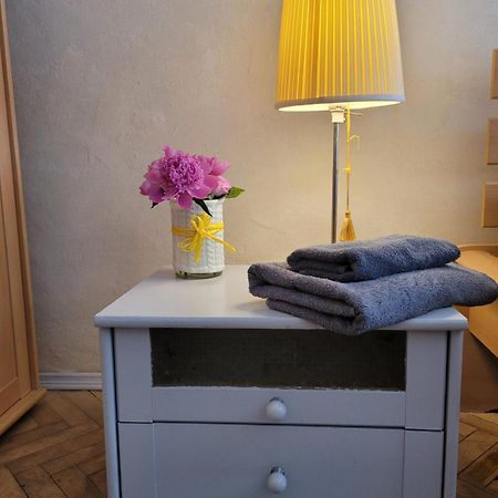 Sunflower Apartment Near Kiev Airport & Railway Station & Center City! Εξωτερικό φωτογραφία