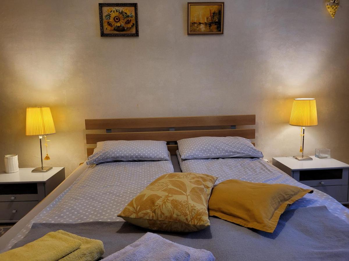 Sunflower Apartment Near Kiev Airport & Railway Station & Center City! Εξωτερικό φωτογραφία