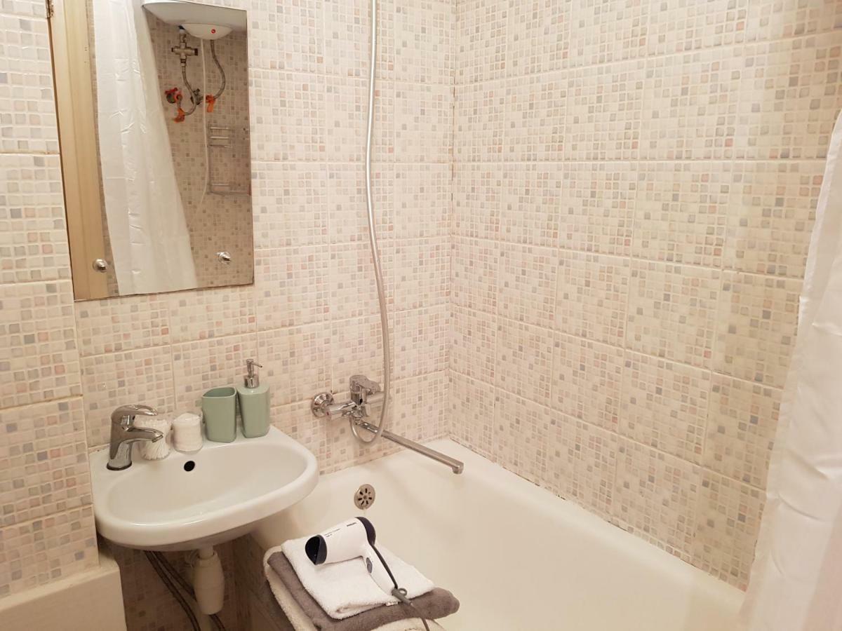 Sunflower Apartment Near Kiev Airport & Railway Station & Center City! Εξωτερικό φωτογραφία